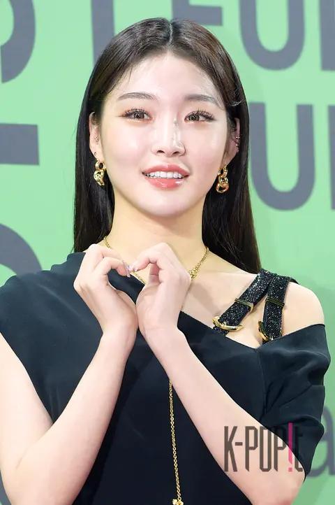 CHUNG HA — MMA