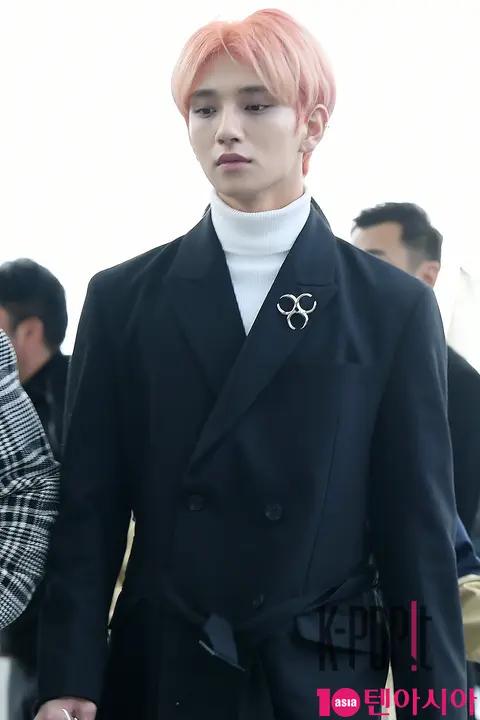 SEVENTEEN, Joshua — Airport