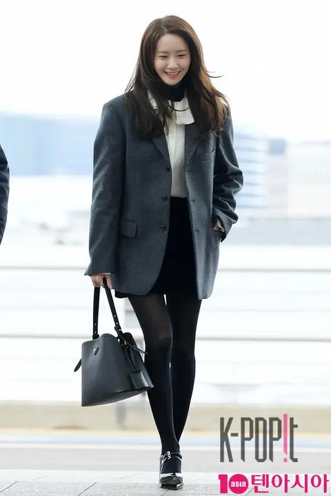Girls' Generation, YoonA — Airport