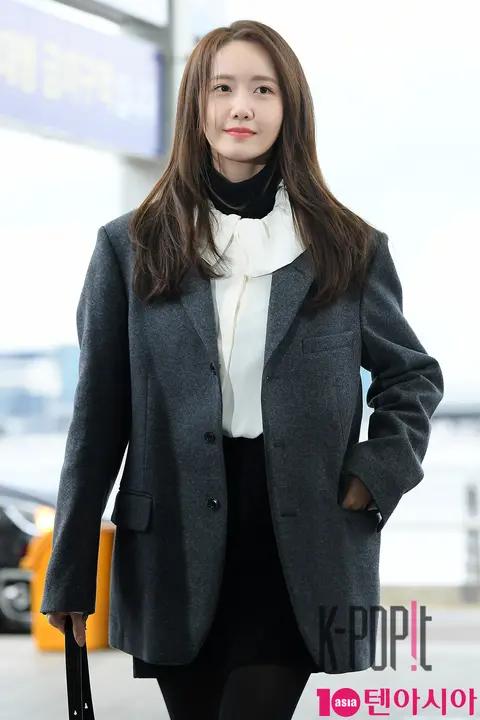 Girls' Generation, YoonA — Airport