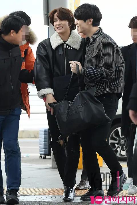 TXT, Huening Kai (TXT) — Airport