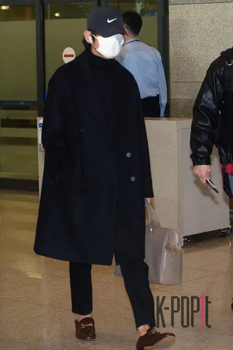 BTS, V — MAMA Airport