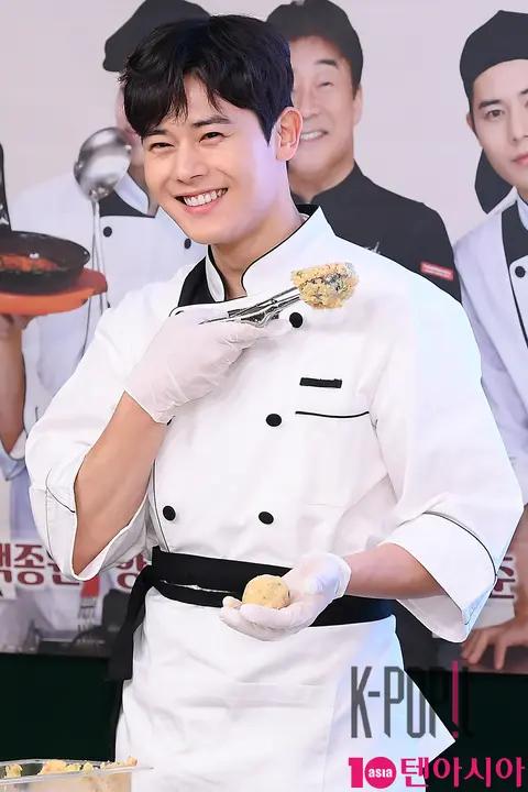 Kim Dong-jun 1 — Delicious Rendezvous Press Conference