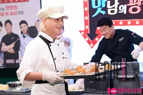Kim Hee-chul 1 — Delicious Rendezvous Press Conference