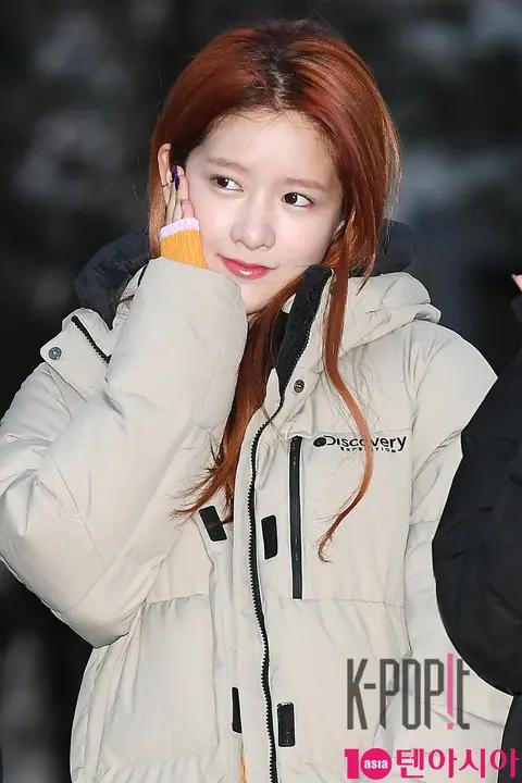 WJSN, EXSY — Music Bank Arrival
