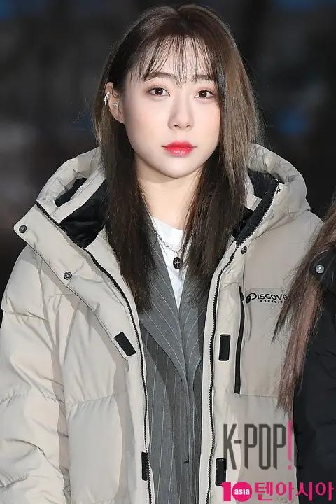 WJSN, Yeon-jung — Music Bank Arrival