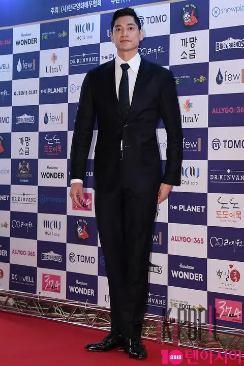 Kim Yo-han — Star Awards