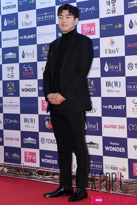 Lee Jong-hyuk — Star Awards — 2019-12-11