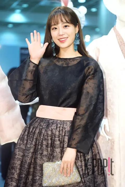 Heo Young-ji 3 — Craft Trend Fair Photo Call