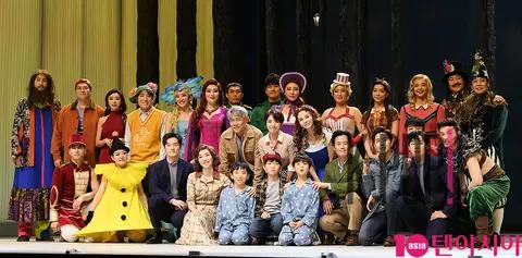 Group Photo 1 — Big Fish Press Call