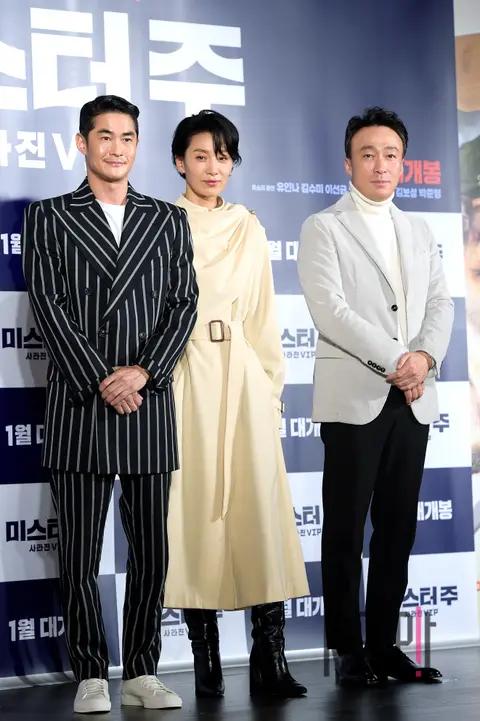 Group Photo 5 — Mr. Joo Production Briefing