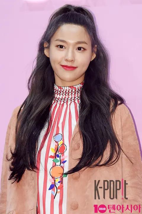 AOA, Seol Hyun — Prada Launch