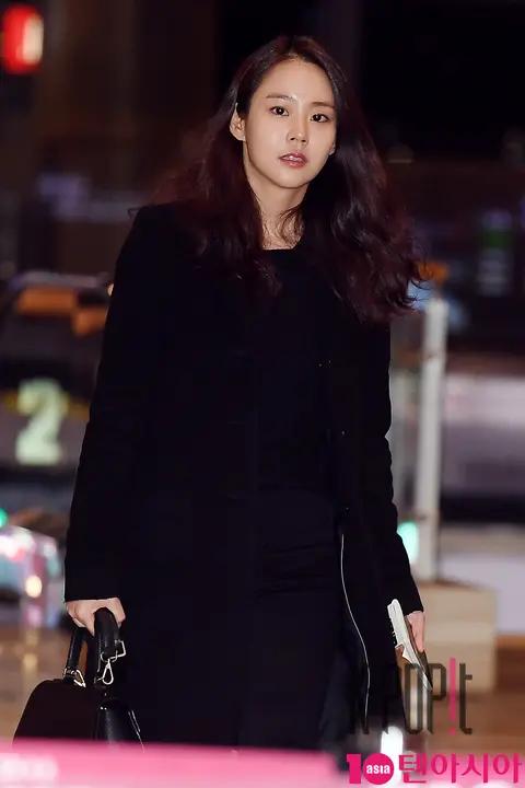 Han Seung-yeon — Airport