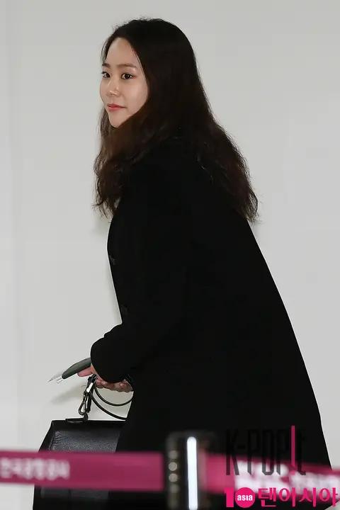 Han Seung-yeon — Airport