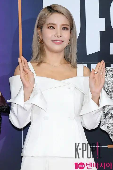 MAMAMOO, Solar — SBS Gayo Daejeon