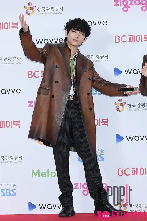 BTS, V 2 — SBS Gayo Daejeon