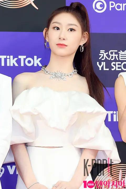 ITZY, Chae Ryung — Golden Disc Awards