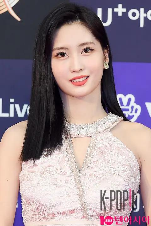 TWICE, Momo 1 — Golden Disc Awards
