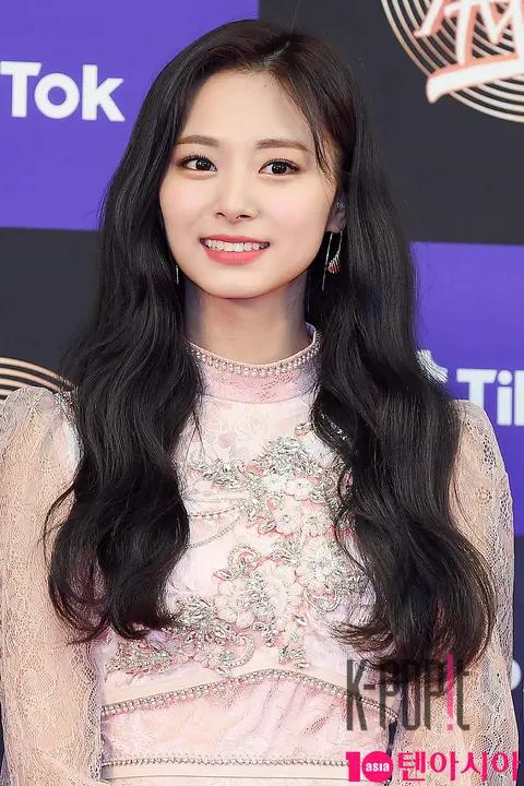 TWICE, Tzuyu (TWICE) — Golden Disc Awards