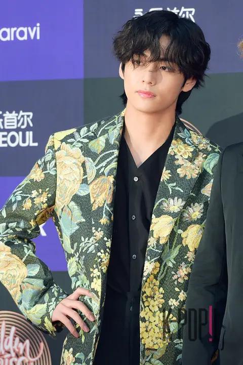 BTS, V — Golden Disc Awards