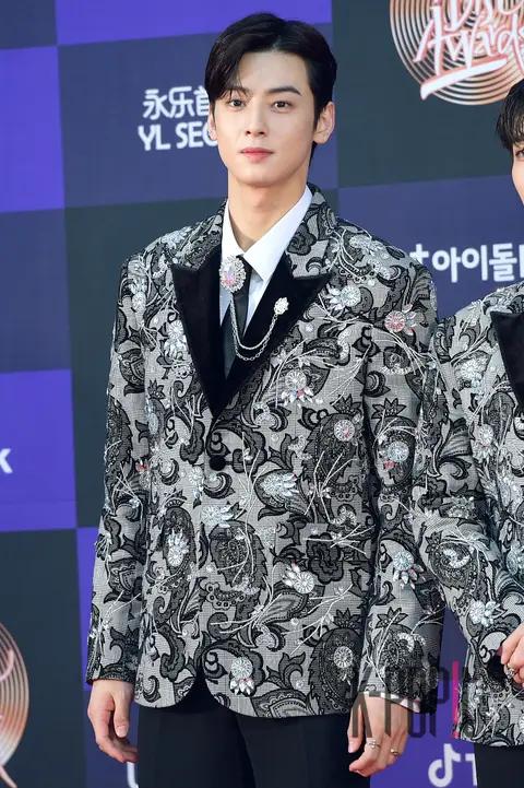 ASTRO, Cha Eun-woo — Golden Disc Awards