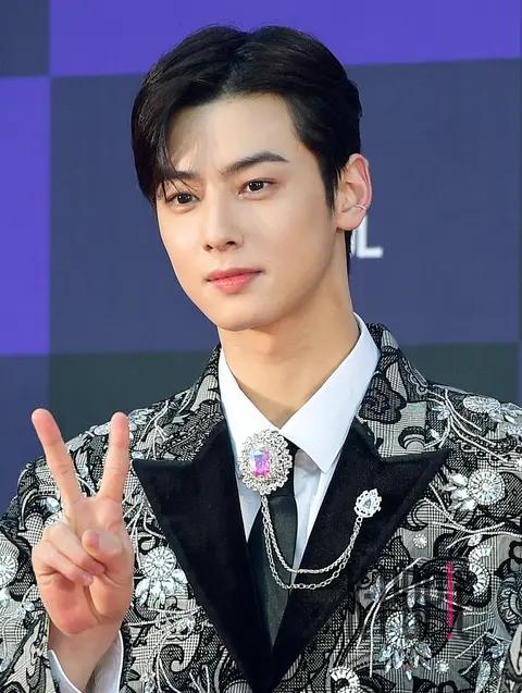 ASTRO, Cha Eun-woo — Golden Disc Awards