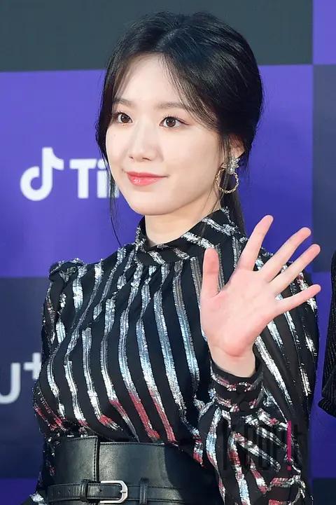 (G)I-DLE, Shuhua — Golden Disc Awards