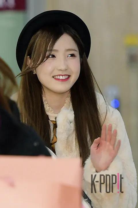 IZ*ONE, Honda Hitomi — Airport