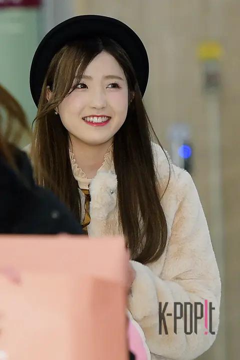 IZ*ONE, Honda Hitomi — Airport