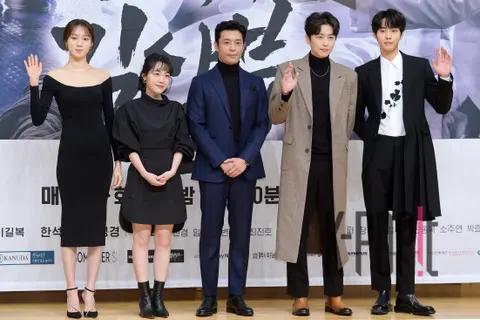 Group Photo 1 — Dr. Romantic Season 2