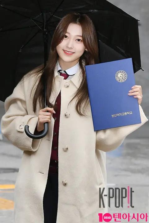 LOONA, Choi Ri 3 — LOONA Choerry Graduation Ceremony