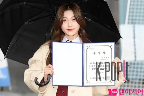 LOONA, Choi Ri — LOONA Choerry Graduation Ceremony