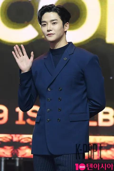 SF9, Rowoon 1 — SF9 Showcase