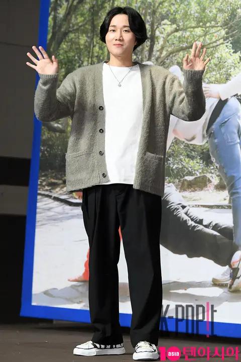 Lee Yong-jin — Close Friends Entertainment Production Briefing