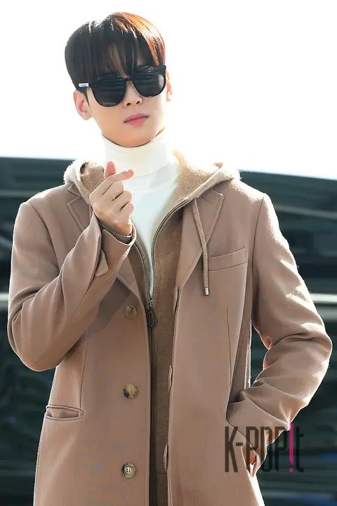 ASTRO, Cha Eun-woo — Airport