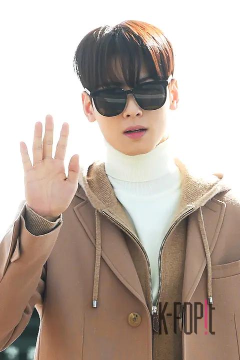 ASTRO, Cha Eun-woo — Airport