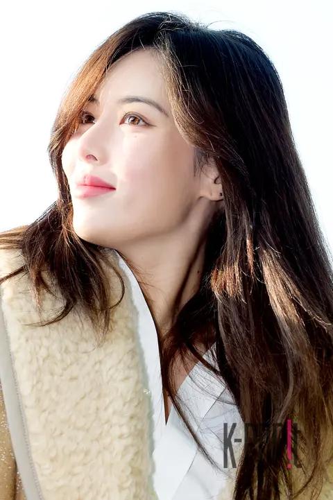 Hyuna (5) — Airport