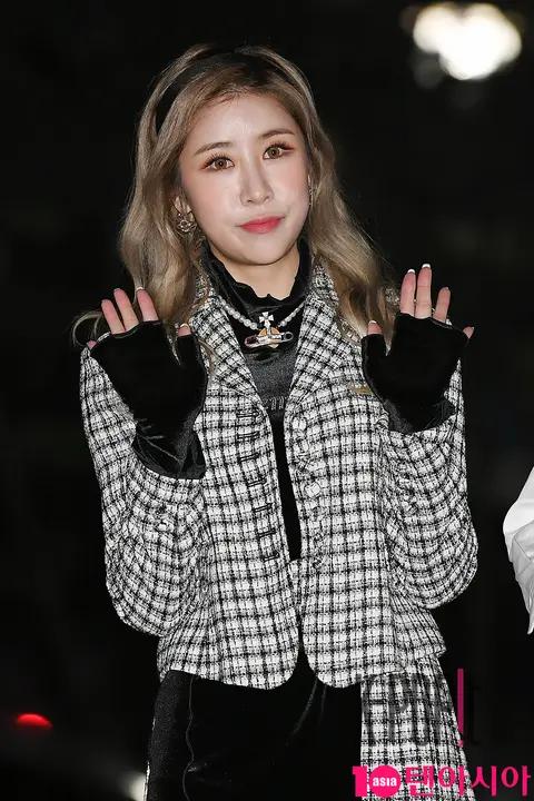 WeeGirls, Ellee — Music Bank