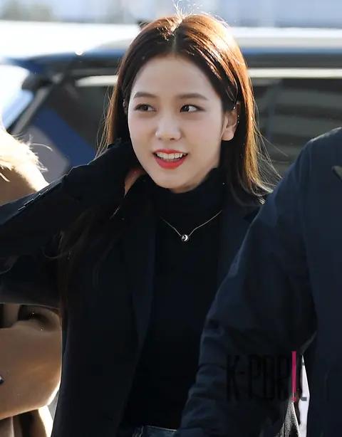 Jisoo (BLACKPINK) — Airport