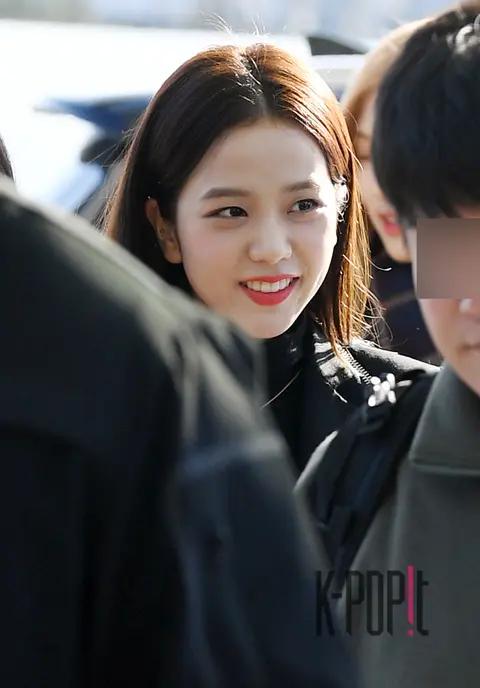 BLACKPINK, Jisoo (BLACKPINK) — Airport