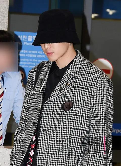WINNER, Kang Seung-yoon — Airport