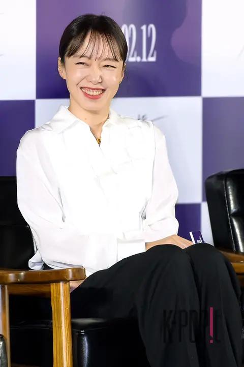 Jeon Do-yeon — Beasts Clawing at Straws Production Briefing
