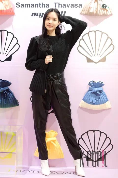 Sohn Na-eun 4 — Samantha Tabasa Launch