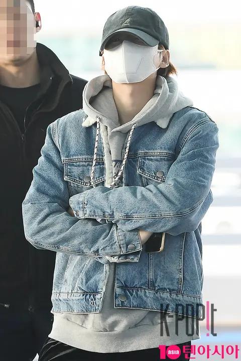 WINNER, Kim Jin-woo — Airport