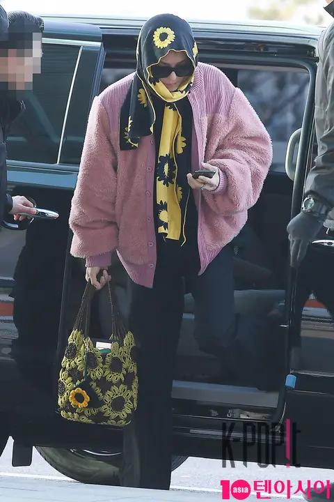 WINNER, Song Min-ho — Airport