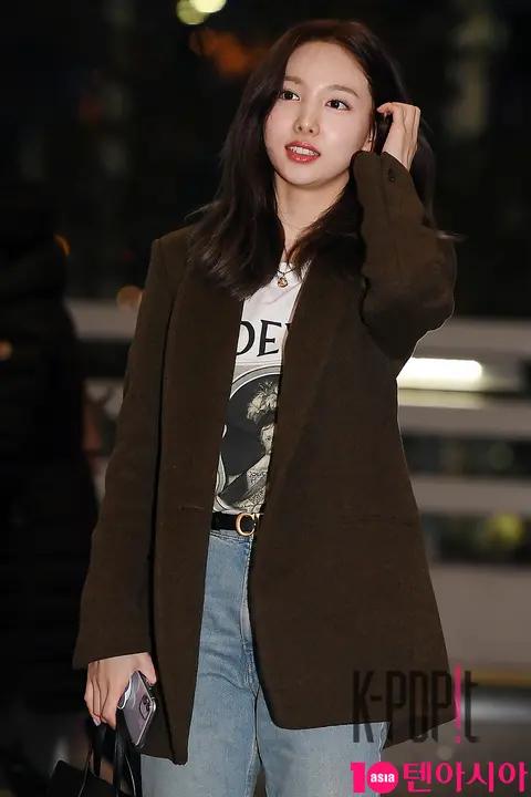 TWICE, Nayeon (TWICE) — Airport