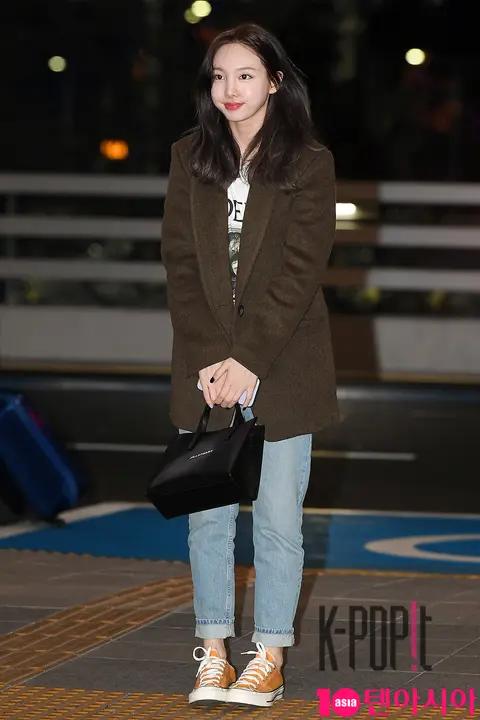 TWICE, Nayeon (TWICE) — Airport