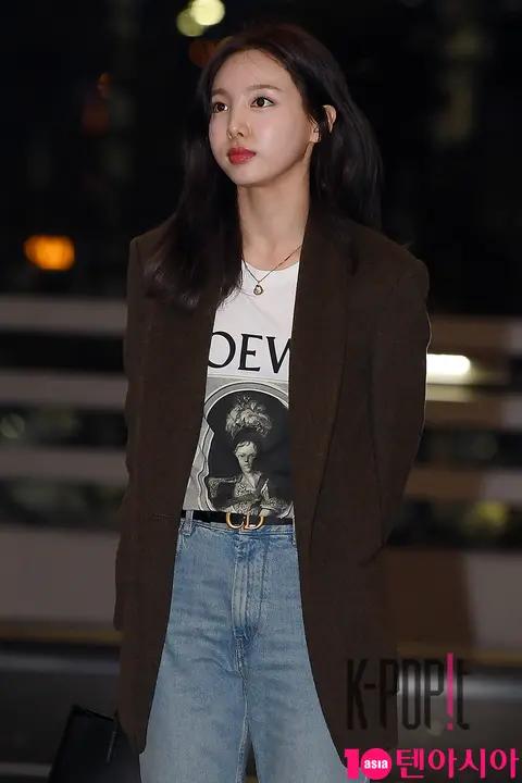 TWICE, Nayeon (TWICE) — Airport