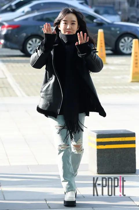 Yoon-ha — Two O'Clock Escape Cult Two Show Arrival
