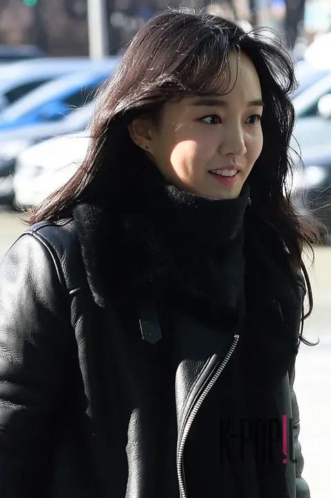 Yoon-ha — Two O'Clock Escape Cult Two Show Arrival